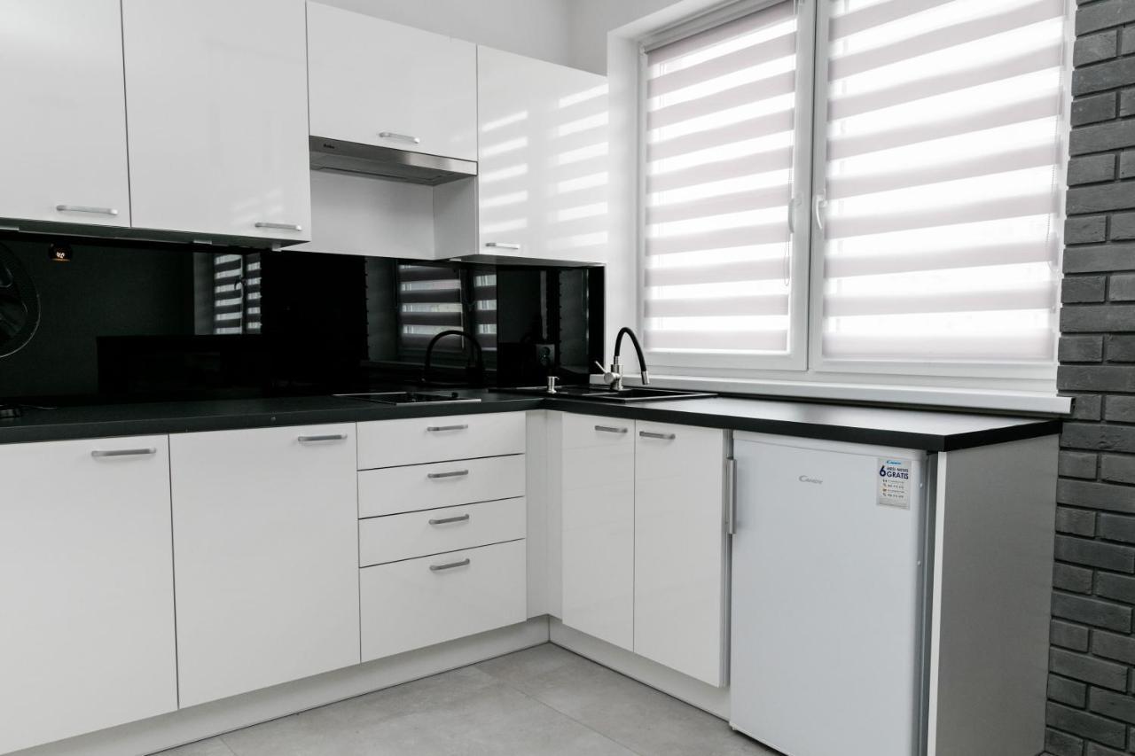 Apartament Z Lozem Malzenskim - Bezplatny Parking Poznaň Exteriér fotografie