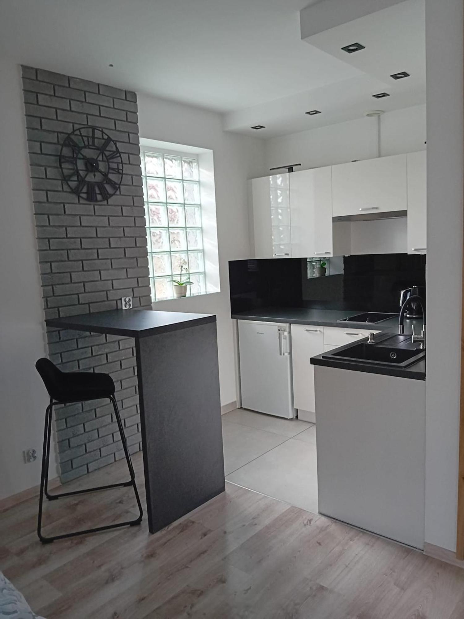 Apartament Z Lozem Malzenskim - Bezplatny Parking Poznaň Exteriér fotografie